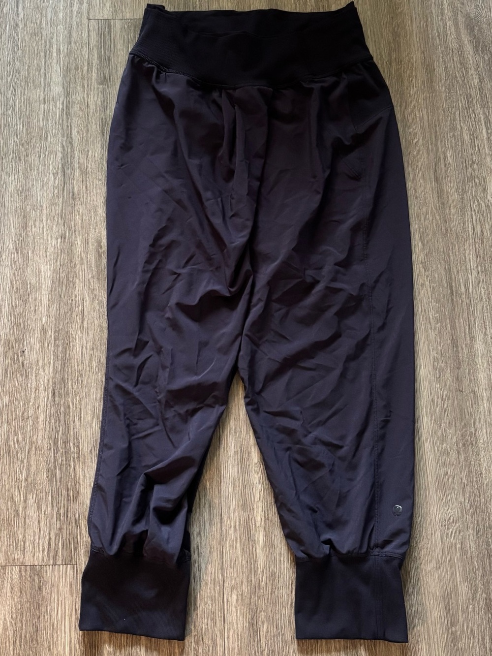 lululemon athletica Navy Blue High-Waist Front Pleat Cropped Joggers